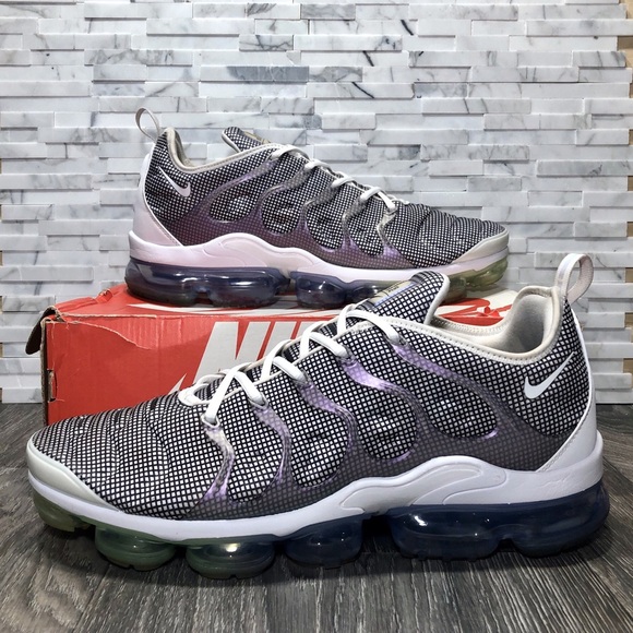 Nike Other - Nike Air VaporMax Plus Grid Print Mens Size 13
